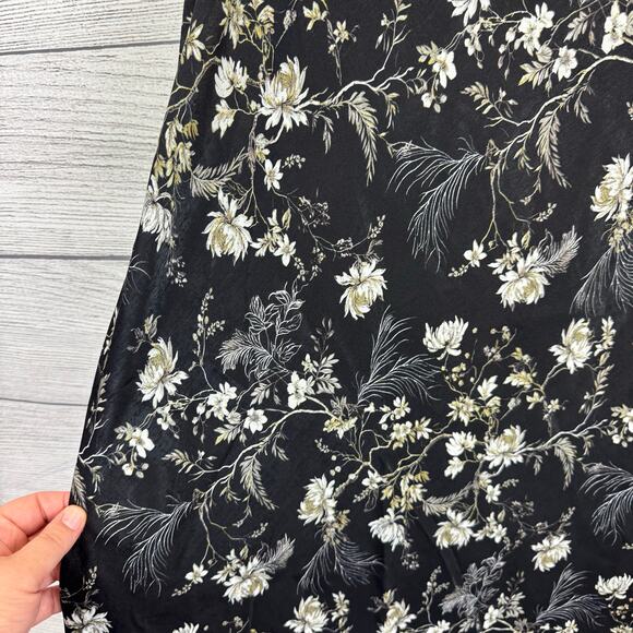 Max Studio Plus Size Bias Black Satin Floral Midi Skirt Size 3X - Picture 3 of 6